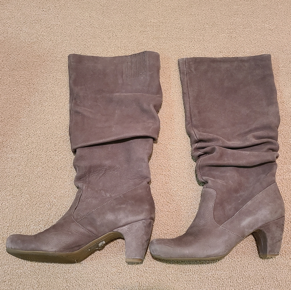 Kenneth Cole Reaction Gray Leather Knee High Boots Size 7.5